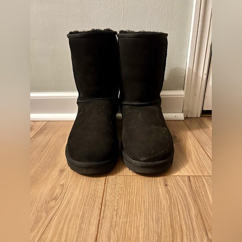 Ugg Women's Classic Short II - Picture 10 of 10